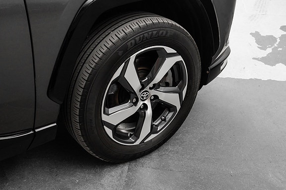 Toyota RAV4 9 of 24