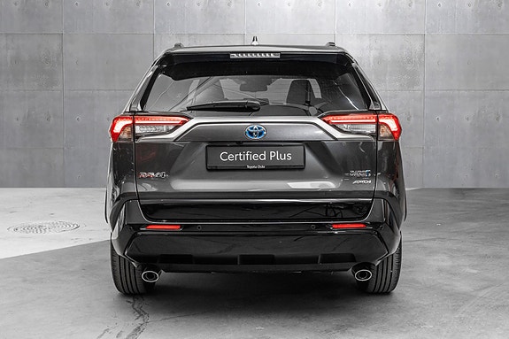 Toyota RAV4 4 of 24