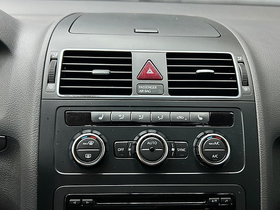 Volkswagen Touran 27 of 30