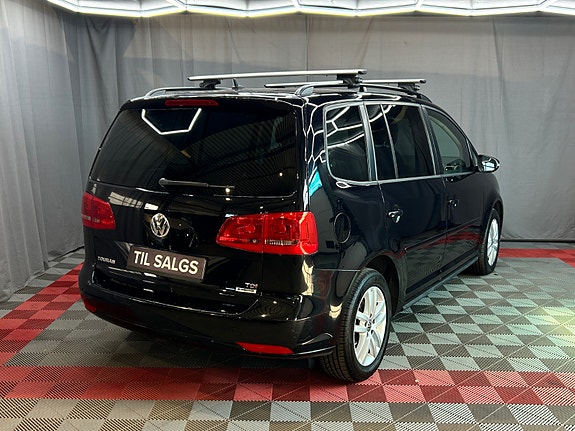 Volkswagen Touran 4 of 30