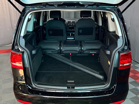 Volkswagen Touran 6 of 30
