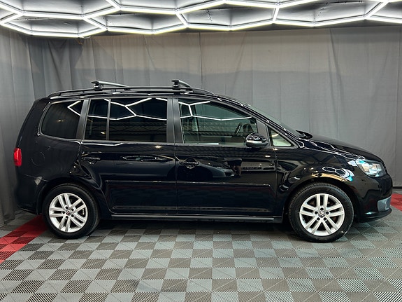 Volkswagen Touran 2 of 30