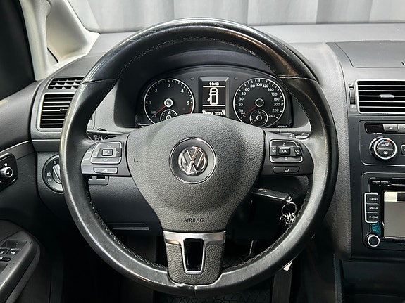 Volkswagen Touran 17 of 30