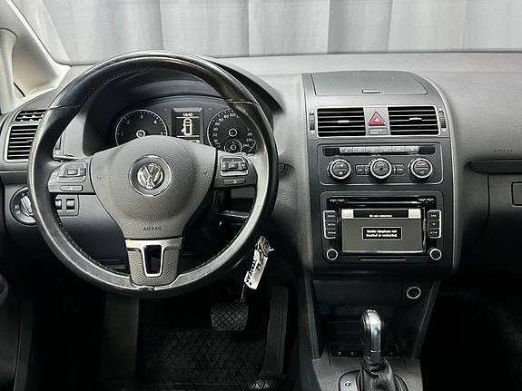 Volkswagen Touran 16 of 30