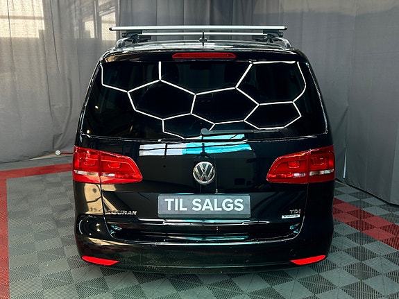 Volkswagen Touran 5 of 30