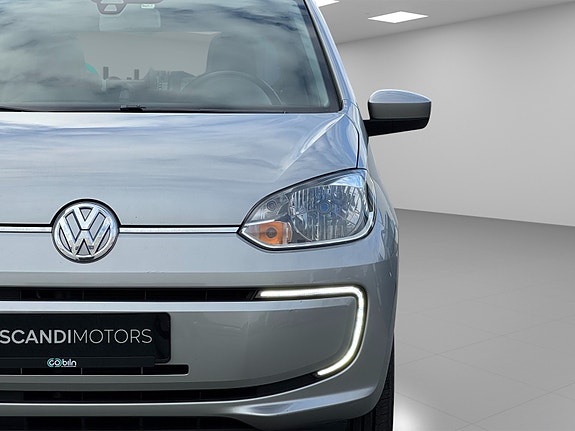 Volkswagen UP! 3 of 25
