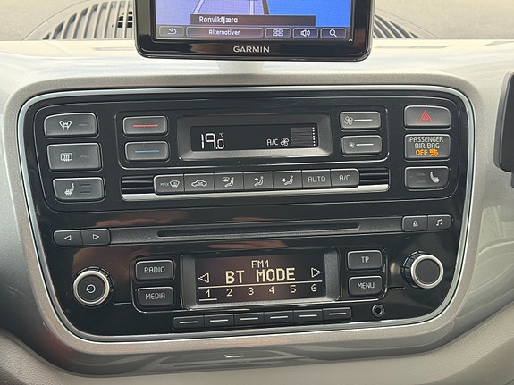 Volkswagen UP! 18 of 25