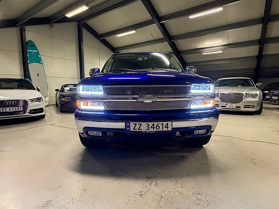Chevrolet Tahoe 7 of 16