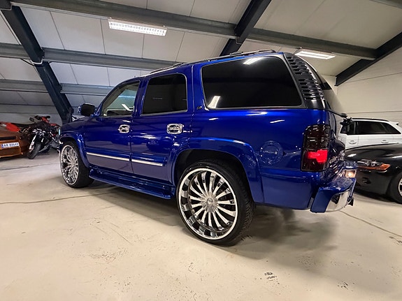 Chevrolet Tahoe 3 of 16