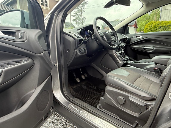 Ford Kuga 9 of 16