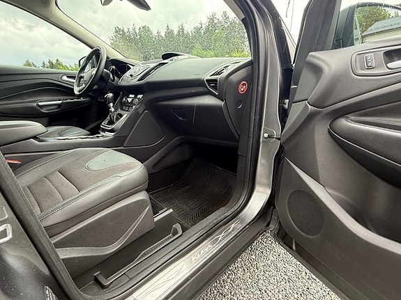 Ford Kuga 13 of 16
