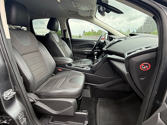 Ford Kuga 14 of 16