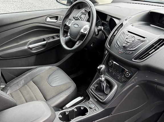 Ford Kuga 16 of 16