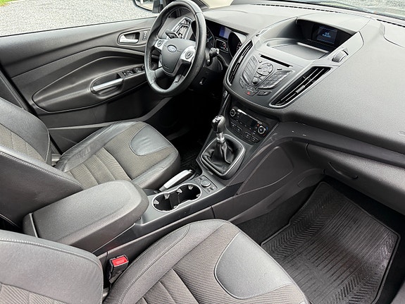Ford Kuga 15 of 16