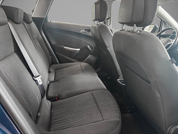 Opel Astra 18 of 24