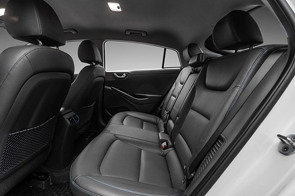 Hyundai IONIQ 18 of 28