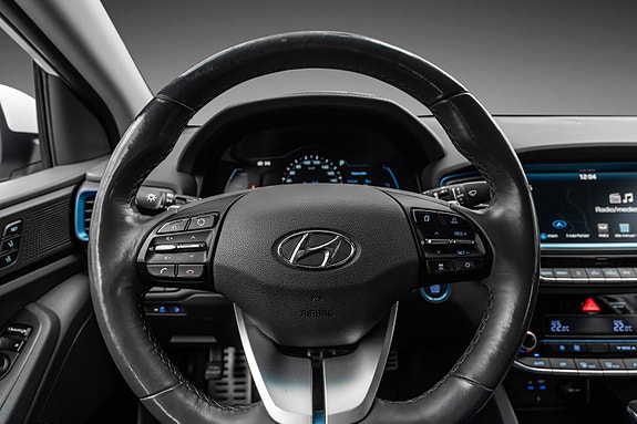 Hyundai IONIQ 20 of 28