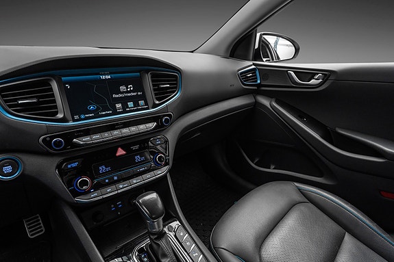 Hyundai IONIQ 12 of 28