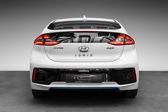 Hyundai IONIQ 6 of 28