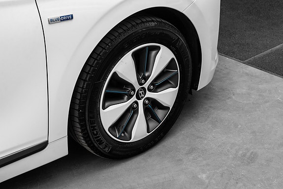 Hyundai IONIQ 10 of 28