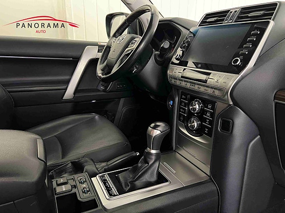 Toyota Land Cruiser 19 of 29