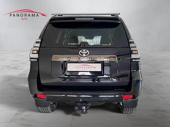 Toyota Land Cruiser 3 of 29