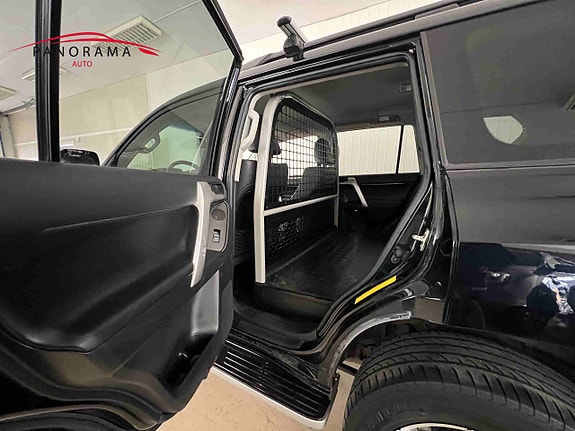 Toyota Land Cruiser 22 of 29