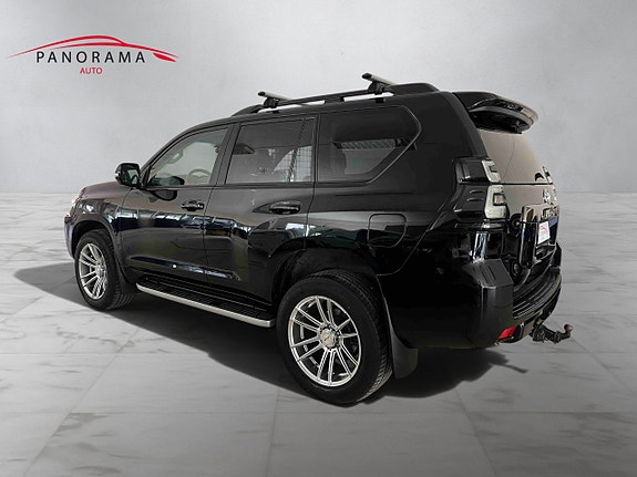 Toyota Land Cruiser 2 of 29