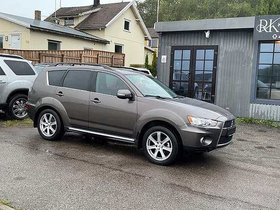 Mitsubishi Outlander 2 of 21