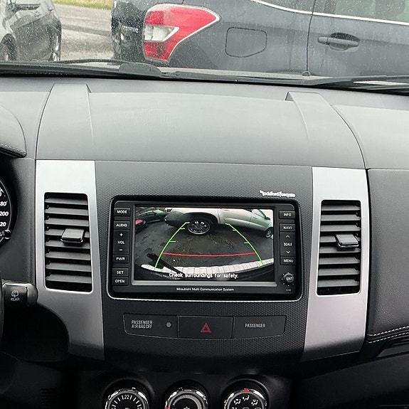 Mitsubishi Outlander 16 of 21