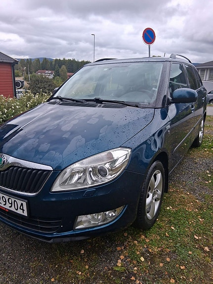 Skoda Fabia 2 of 7