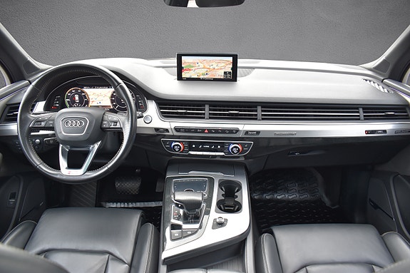 Audi Q7 17 of 30