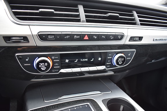 Audi Q7 28 of 30