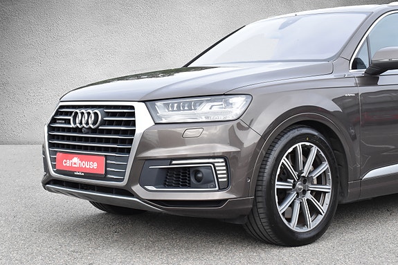 Audi Q7 2 of 30