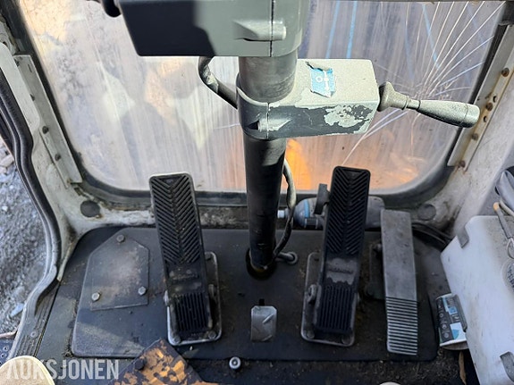 Liebherr A 932 Litronic 28 of 30