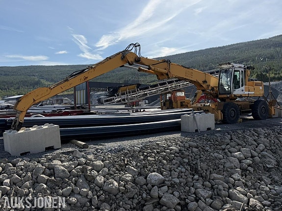 Liebherr A 932 Litronic 2 of 30