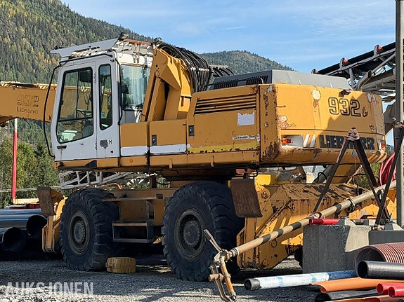 Liebherr A 932 Litronic 5 of 30