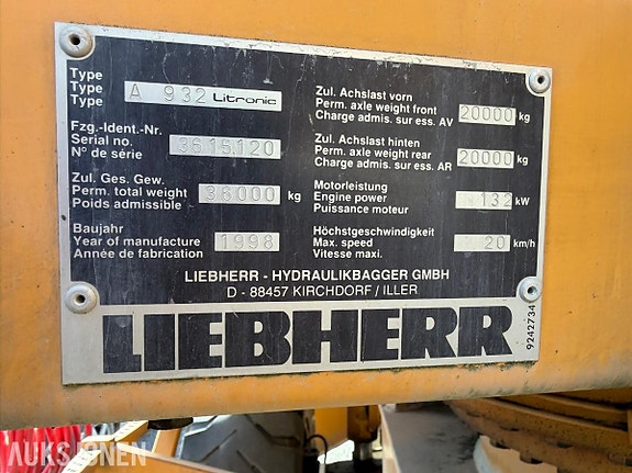 Liebherr A 932 Litronic 12 of 30