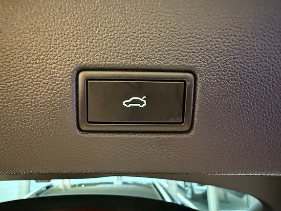 Volkswagen T-Roc 6 of 15