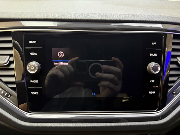 Volkswagen T-Roc 13 of 15