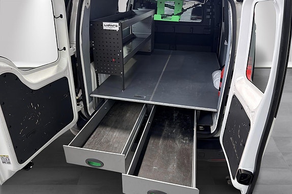 Volkswagen Caddy Maxi 26 of 30