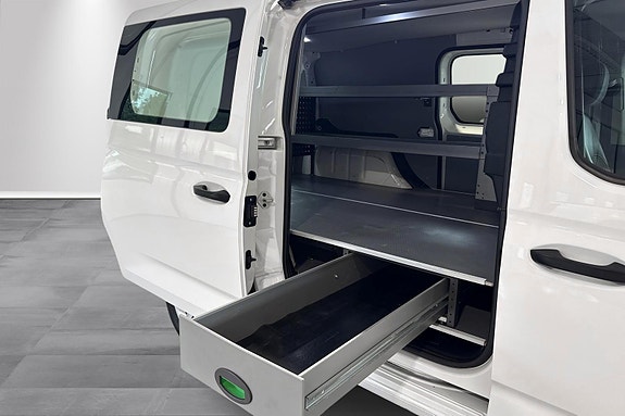 Volkswagen Caddy Maxi 25 of 30