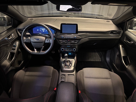 Ford Focus 12 of 30