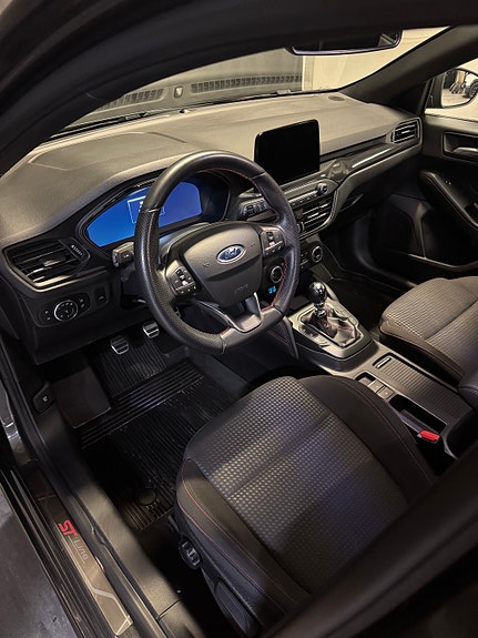 Ford Focus 13 of 30