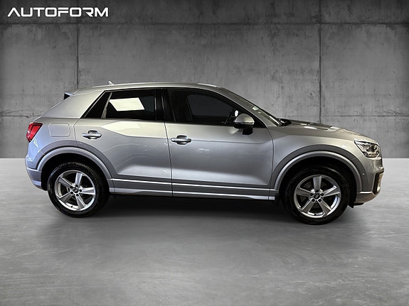Audi Q2 5 of 17