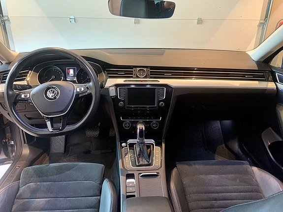 Volkswagen Passat 3 of 3
