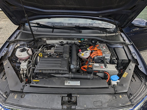 Volkswagen Passat 27 of 30