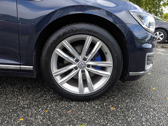 Volkswagen Passat 29 of 30
