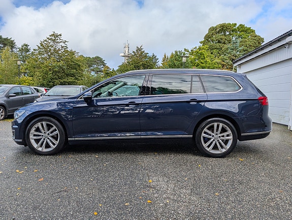 Volkswagen Passat 8 of 30