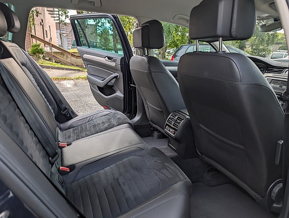 Volkswagen Passat 24 of 30